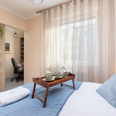 Business Apartment for Home Office Kołaczy Kraków by Noclegi Renters-3
